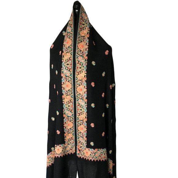 Scarves and shawls | Large Winter wrap | Cold Weather Shawl | Wedding gift ideas - Picture 4 of 11